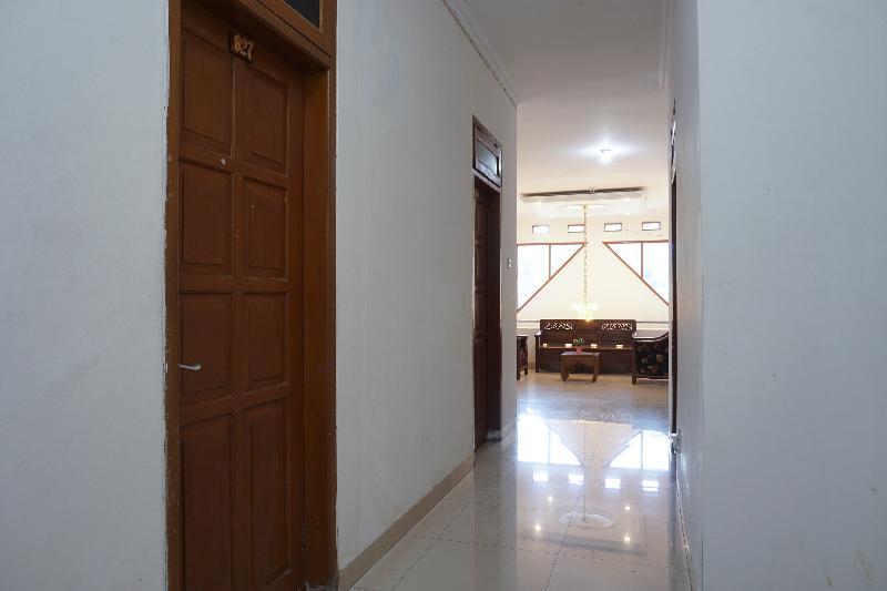 Urbanview Hotel Pondok Anggun Yogyakarta By Reddoorz Maguwo Exteriör bild